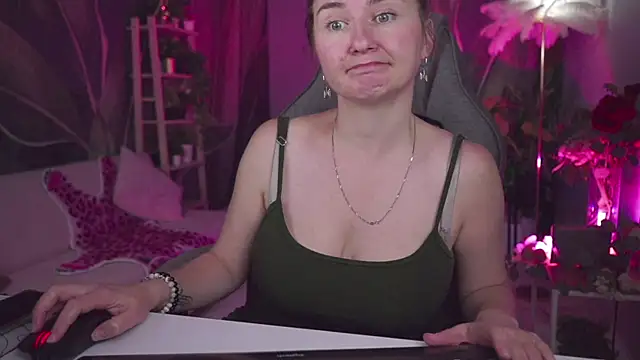 Golden_Dragon Live XXX Chat