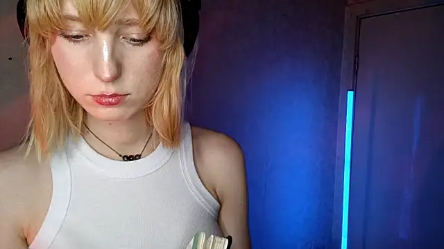 CuteLittleAngel live XXX chat