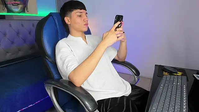 SamBlack_ Live XXX Chat