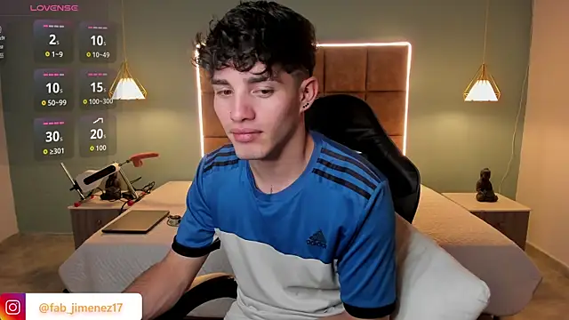 AlejooTwink Adlı Modelin Canlı XXX Sohbeti