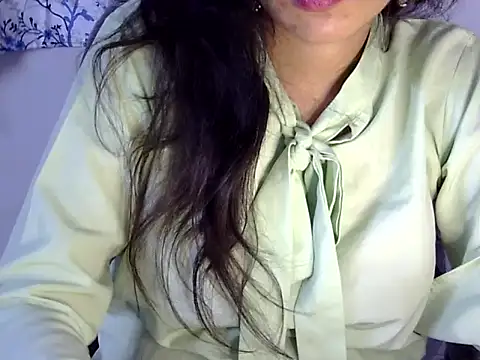 Neha_Sharma2 Adlı Modelin Canlı XXX Sohbeti
