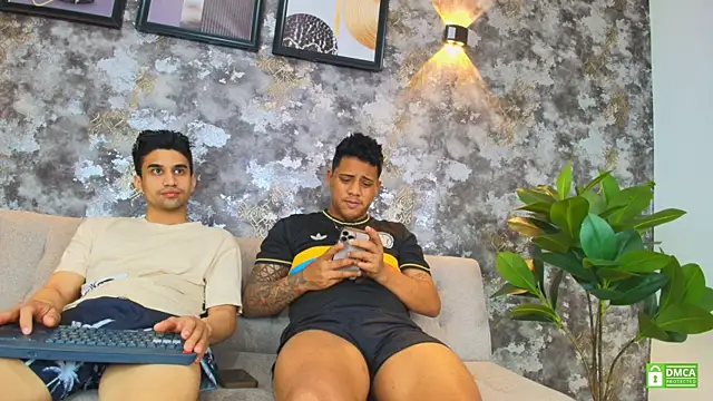 Chat XXX en directo de Alejandro_and_Deiby