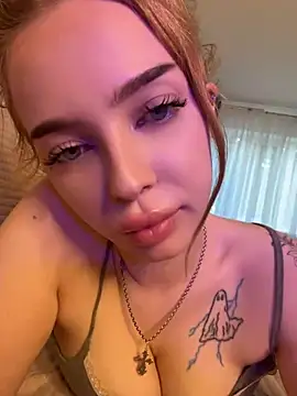 Hannah_xBaby: онлайн-секс-чат