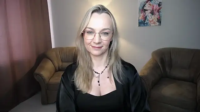 Ava_Elior Adlı Modelin Canlı XXX Sohbeti