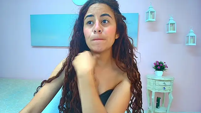 scarlett_clyde Adlı Modelin Canlı XXX Sohbeti