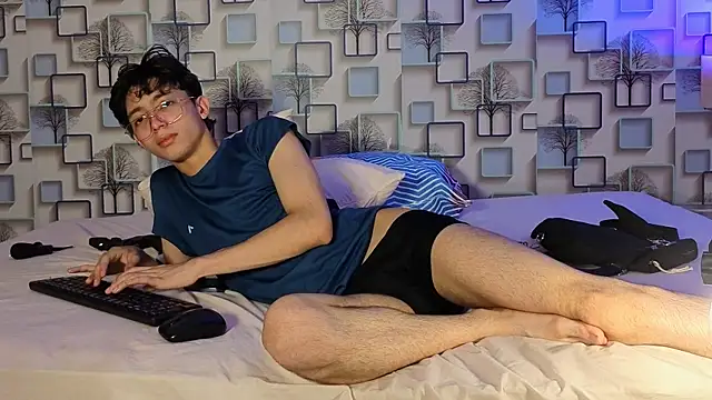 Twink_Sebas7 即時 XXX 聊天