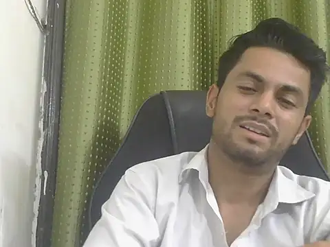 แชท XXX สดของ Stubborndesiboy