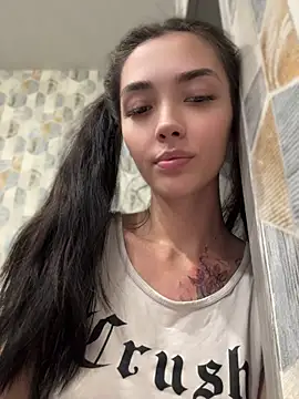 HoTMiA666 Adlı Modelin Canlı XXX Sohbeti