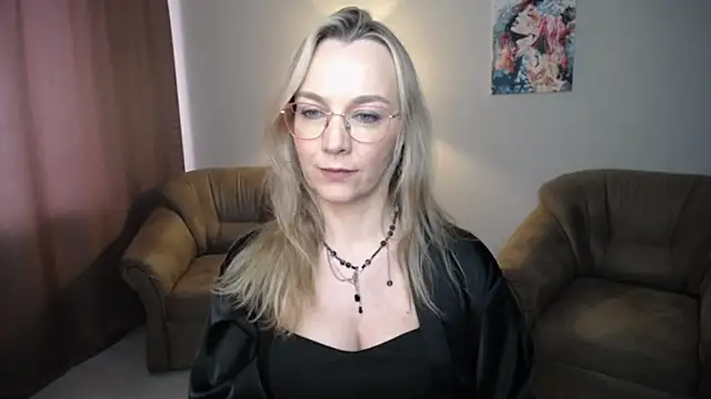 Ava_Elior Adlı Modelin Canlı XXX Sohbeti