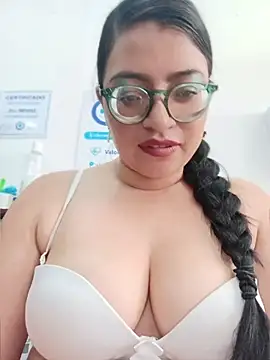 SOFI__10 Adlı Modelin Canlı XXX Sohbeti