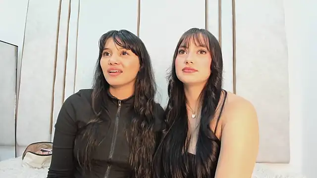 twodesiressary Chat XXX in diretta