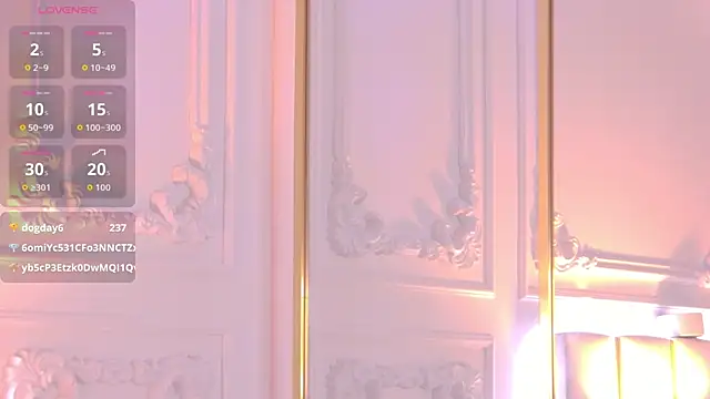 LisaDeviss élő XXX-chatje