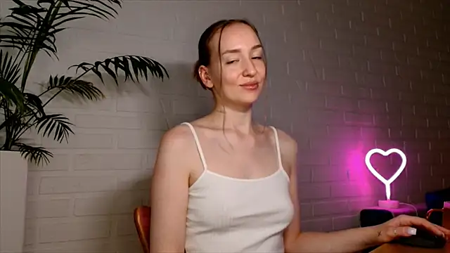 WhitePrincessLuna's Live XXX Chat