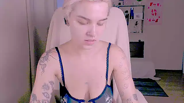 Hot_Blonda's Live XXX Chat