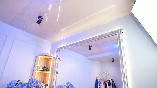 elasummer Adlı Modelin Canlı XXX Sohbeti