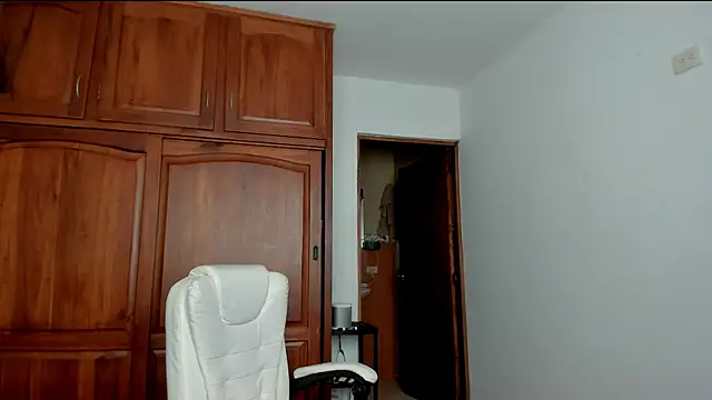 Guyinthemountain Live XXX-chat