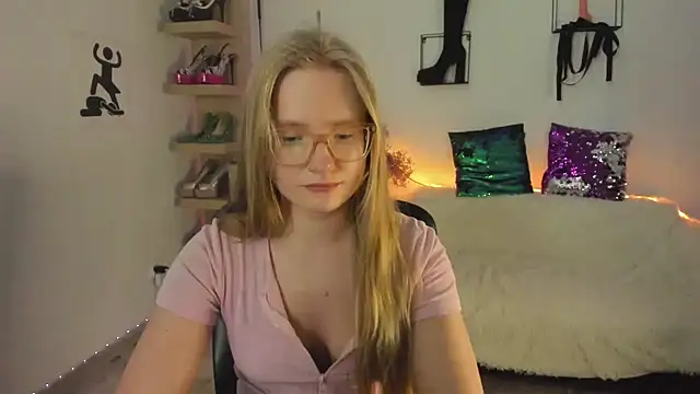 NancyHottie: онлайн-секс-чат