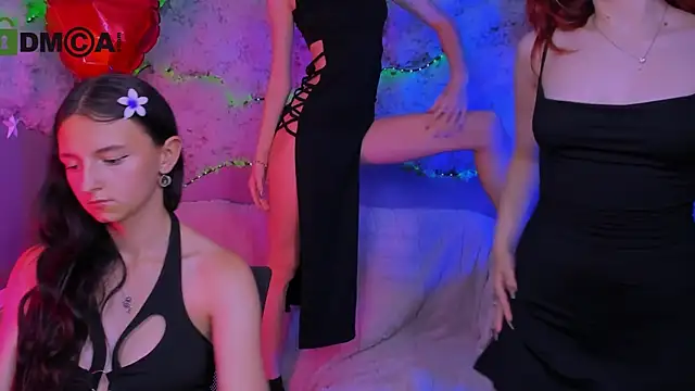 Show modela caroline_honeyy na web-kameri