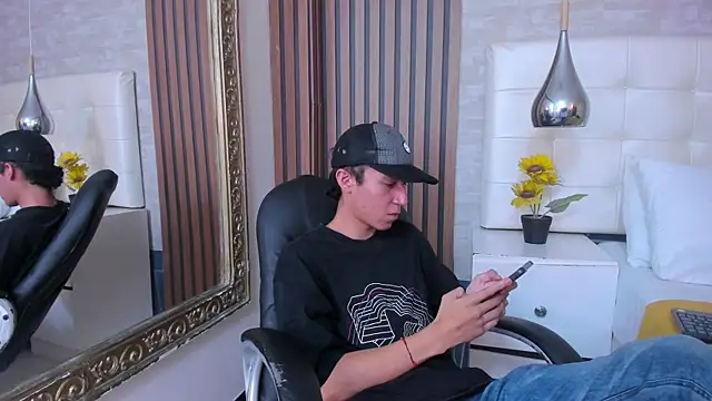 LeoRydeer's Live XXX Chat