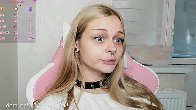 MelonyEmo's Live XXX Chat
