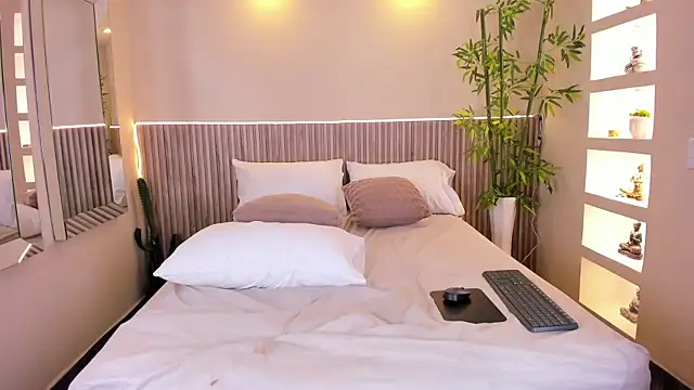 CloeHarp Adlı Modelin Canlı XXX Sohbeti