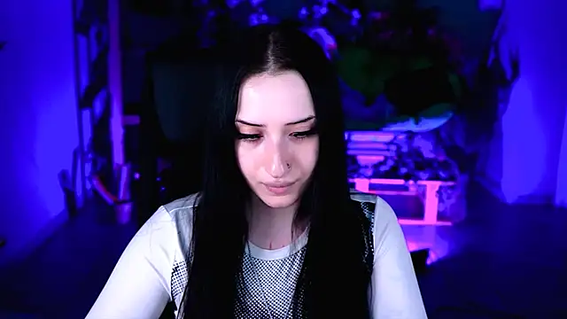 MonicaLowes Adlı Modelin Canlı XXX Sohbeti
