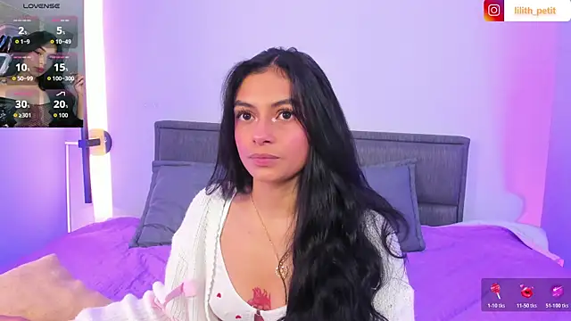 lilith_petit_ Chat XXX live