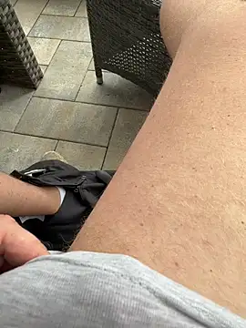 frechsein Chat XXX in diretta