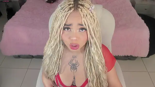 Chat XXX en directo de conny__curly