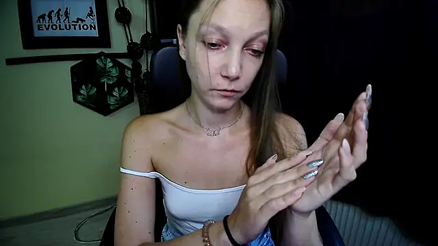 EmillyPlay Chat XXX in diretta