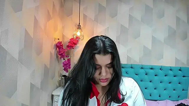 Chat +18 de LindaBreeS ao vivo