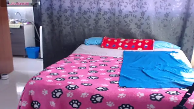 Chat XXX en directo de miia-big1boobs_