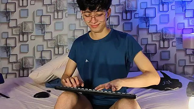 Twink_Sebas7 Шоу с уебкамера