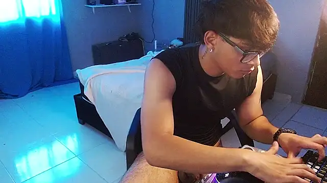 XXX chat uživo modela Mr_yisuzz