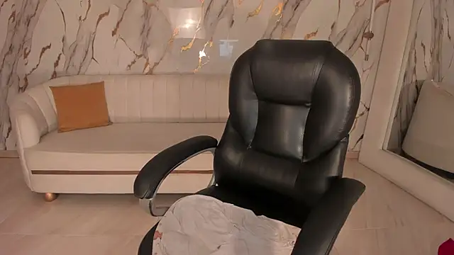 SophiePalmer Adlı Modelin Canlı XXX Sohbeti