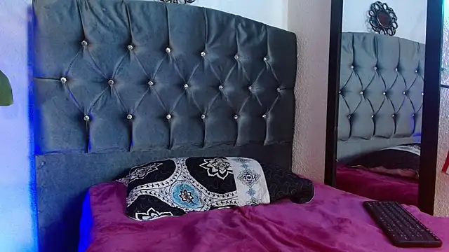 Živý XXX chat Henutmire_Rossi