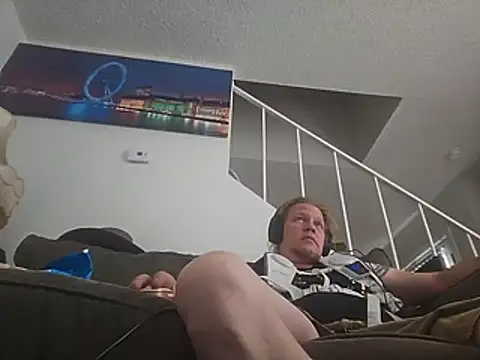 yourMasterisBored's Live XXX Chat