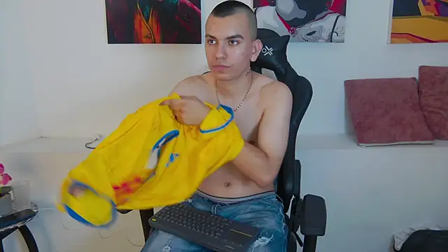Rowan_Cley Chat XXX live
