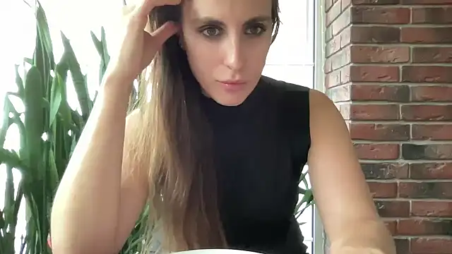 Chat +18 de Luvinaa ao vivo