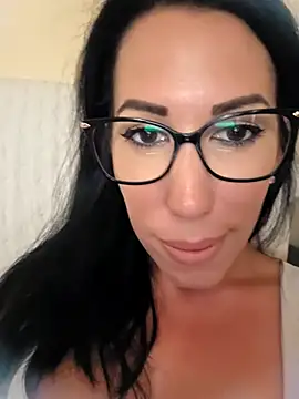 Lyaaa27 live XXX chat