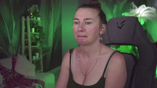 XXX chat uživo modela Golden_Dragon