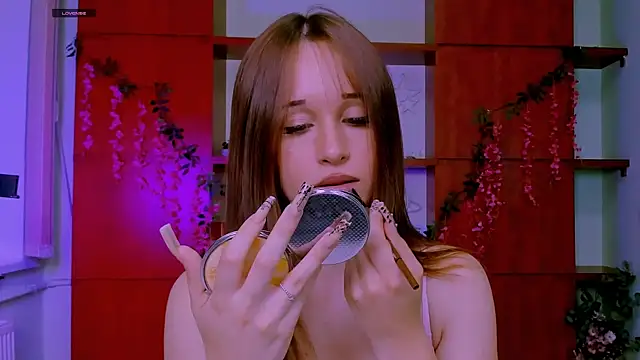 Show modela eira_mouse na web-kameri