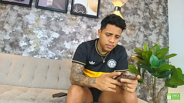 Alejandro_and_Deibyn Live XXX chat