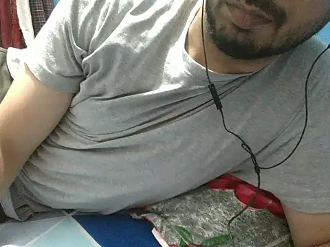 Precumboner Adlı Modelin Canlı XXX Sohbeti