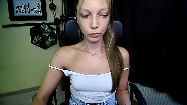 Živý XXX chat EmillyPlay