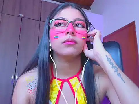 _ALLYSON18_ Adlı Modelin Canlı XXX Sohbeti