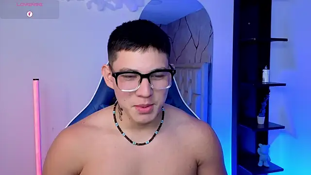 Živý XXX chat JamesCr_
