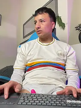 Alexander_Klain's Live XXX Chat