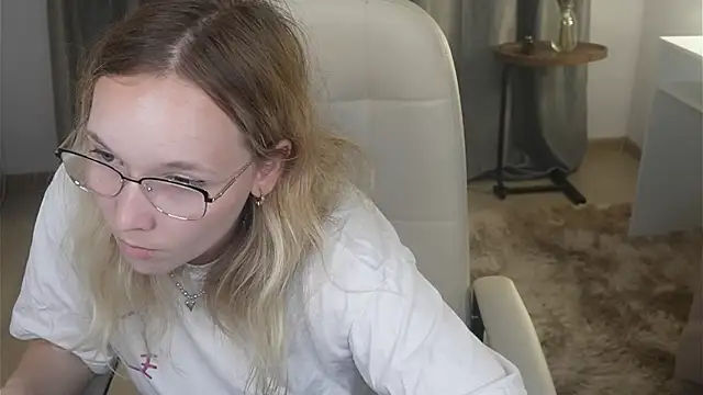 OraliaRokusek – Naživo XXX chat