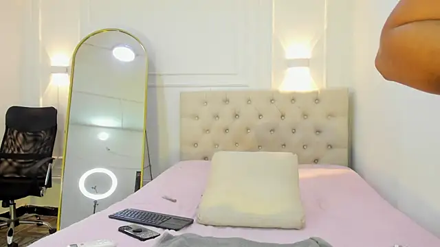 Czat XXX na żywo – lola_red95